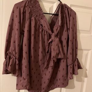 Fancy blouse with tie